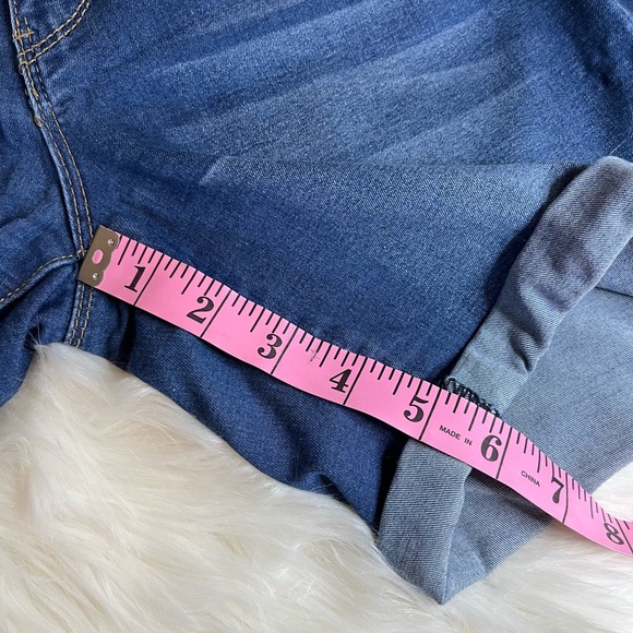 Guess Jean shorts size 4 - Picture 10 of 11